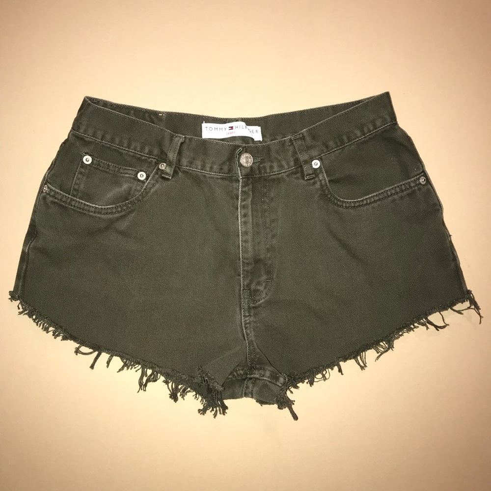 Tommy Hilfiger High-Waisted Army Green Shorts